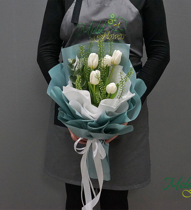 Букет - комплимент из белых тюльпанов Фото 394x433